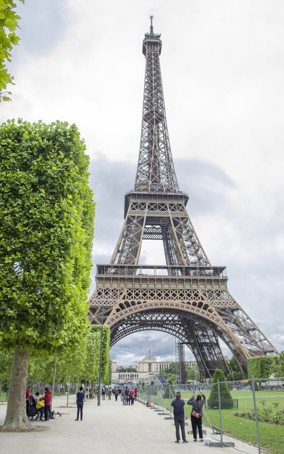 Eiffel Tower With Park Around, Paris Editorial Stock Image - Image of paris, travelling: 69770189