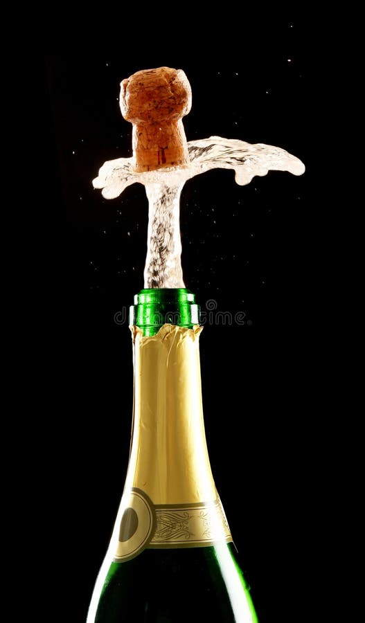 Cork saltar fuori la bottiglia di champagne per celebrare un nuovo inizio.