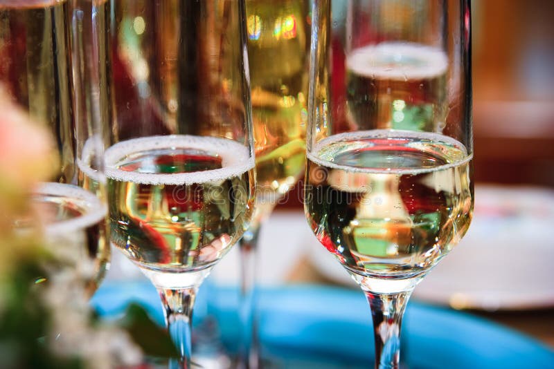 Champagne dorato immagini stock