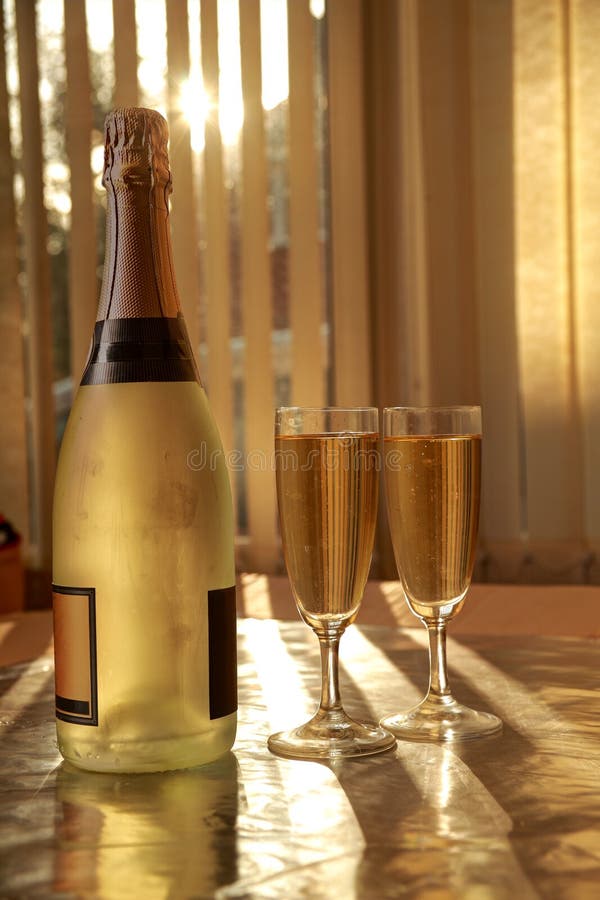 Champagne in glasses.