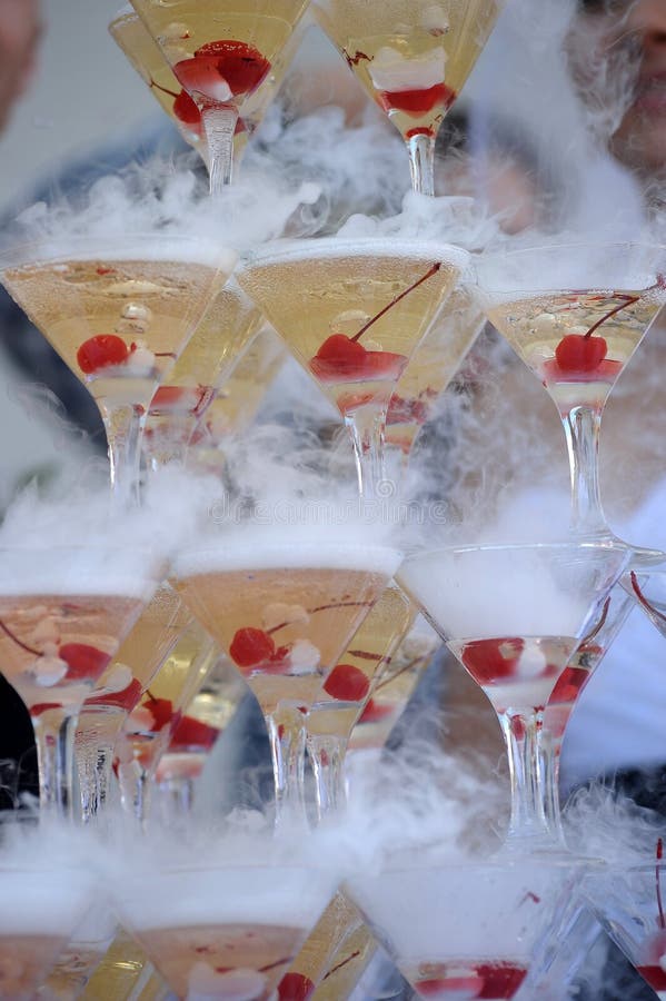5+ Champagne glasses tower Free Stock Photos StockFreeImages