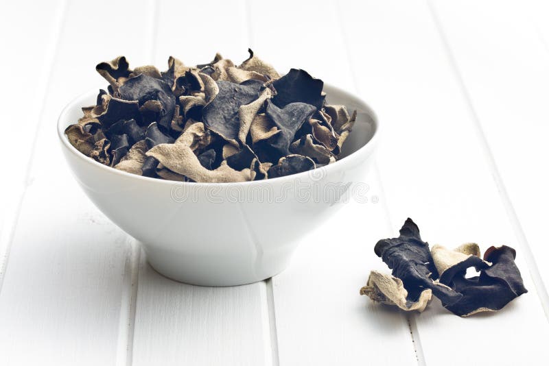 Champignon noir chinois sec Oreille de gelée image libre de droits Champignon noir chinois sec Oreille de gelée image libre de droits
