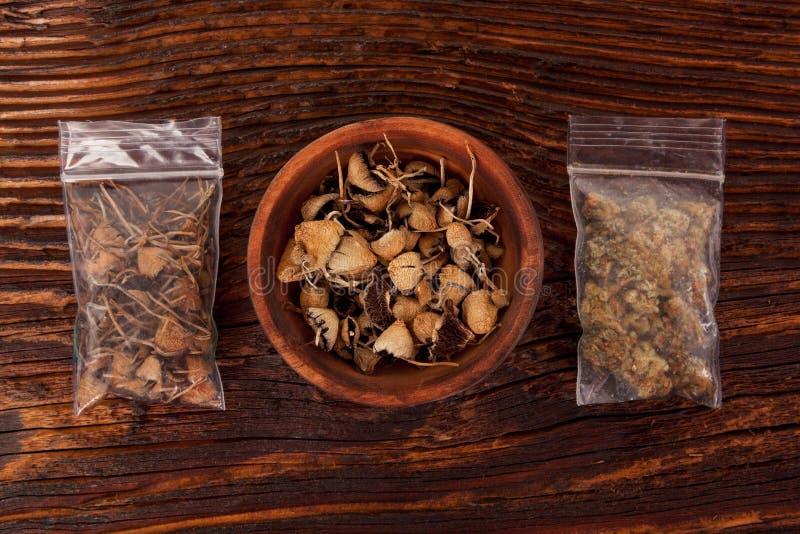 Download Sachet En Plastique De Marijuana Photo stock - Image du herbe, narcotique: 88355940