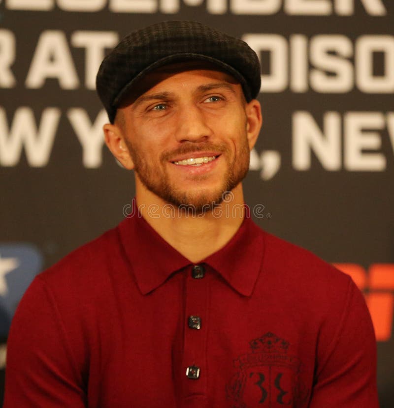 Champion léger du monde Vasiliy Lomachenko pendant la conférence de presse finale avant combat d'unification de titre contre Jose images stock Champion léger du monde Vasiliy Lomachenko pendant la conférence de presse finale avant combat d'unification de titre contre Jose images stock