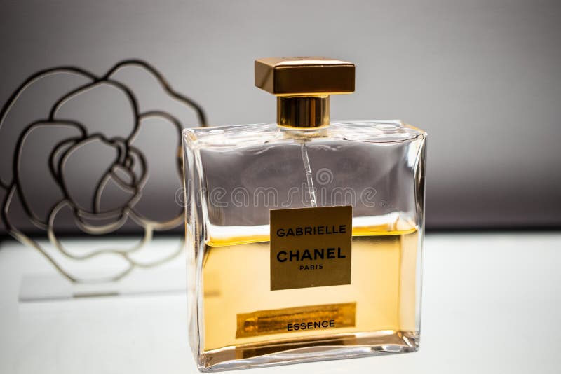Collection De Sac De Gabrielle De Chanel De Chanel Dans La Mini Taille  Noire Photographie éditorial - Image du courroie, conception: 113437102
