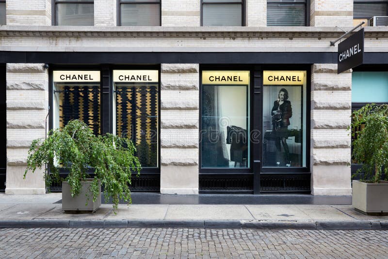 Shop Exterior in 139 Spring St, New York Editorial Image - Image of shop,