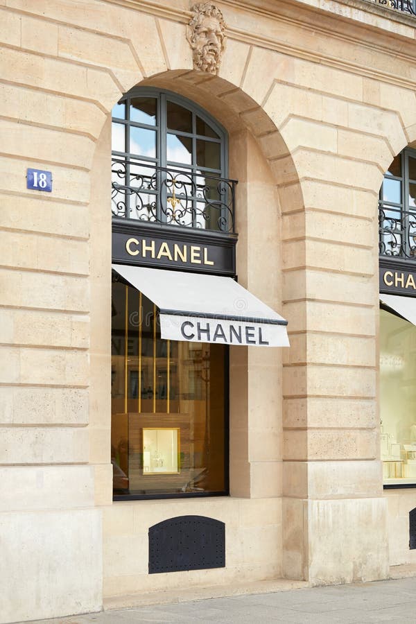 Chanel Shop Exterior View in 139 Spring St, New York Editorial Image ...