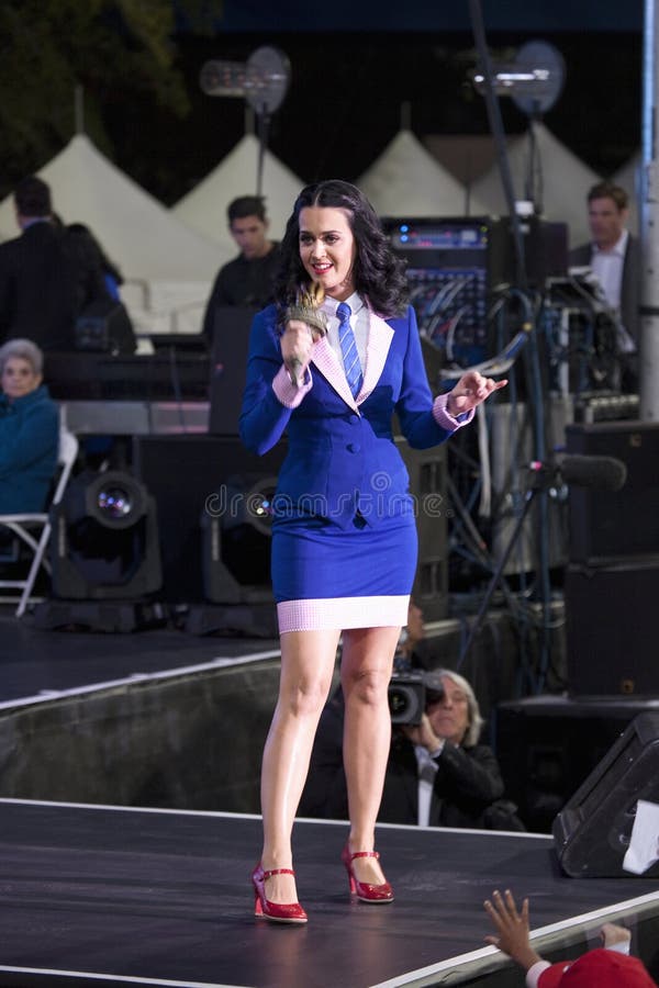 Pop singer Katy Perry sings during a President Barack Obama Campaign Rally, October 24, 2012, Doolittle Park, Las Vegas, Nevada. Pop singer Katy Perry sings during a President Barack Obama Campaign Rally, October 24, 2012, Doolittle Park, Las Vegas, Nevada