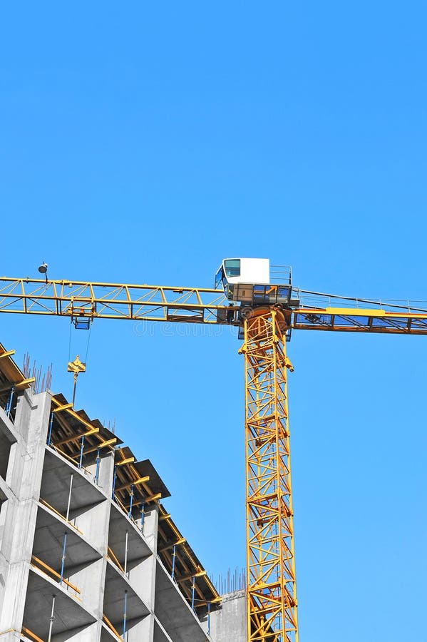 Chantier de construction de grue et de highrise photographie stock libre de droits Chantier de construction de grue et de highrise photographie stock libre de droits
