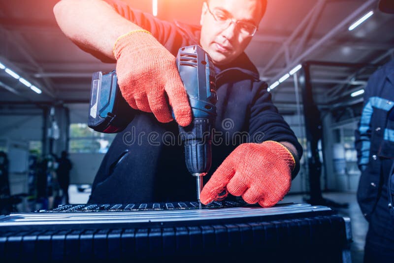 Charging the Batteries of the Elecric Motor. Disassembling the Battery