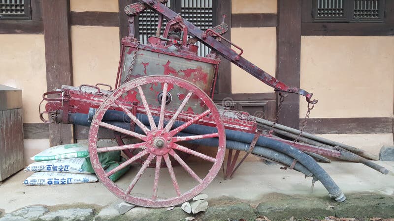 Chariot antique de camion de pompiers photographie stock Chariot antique de camion de pompiers photographie stock