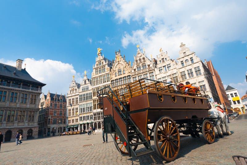 Chariot hippomobile Grote Markt Anvers image libre de droits