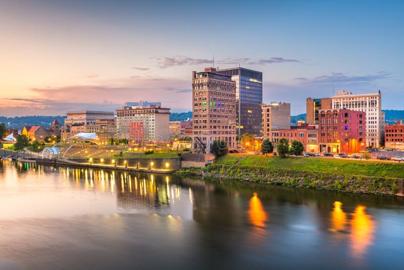 Charleston, West Virginia, USA downtown skyline