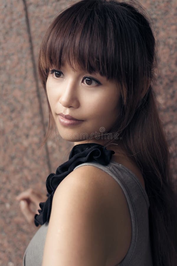 Femme asiatique de charme photo stock. Image du soirée 28928202