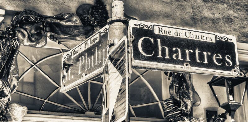 Chartres-Straßenschild in New Orleans, Louisiana lizenzfreies stockfoto Chartres-Straßenschild in New Orleans, Louisiana lizenzfreies stockfoto