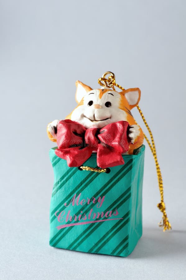 Chat. Ornement d'arbre de Noël. photos libres de droits Chat. Ornement d'arbre de Noël. photos libres de droits