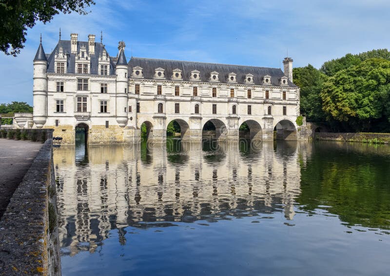 Chateau de Chenonceau sur la rivi?re de Cher - France, le Val de Loire image libre de droits Chateau de Chenonceau sur la rivi?re de Cher - France, le Val de Loire image libre de droits