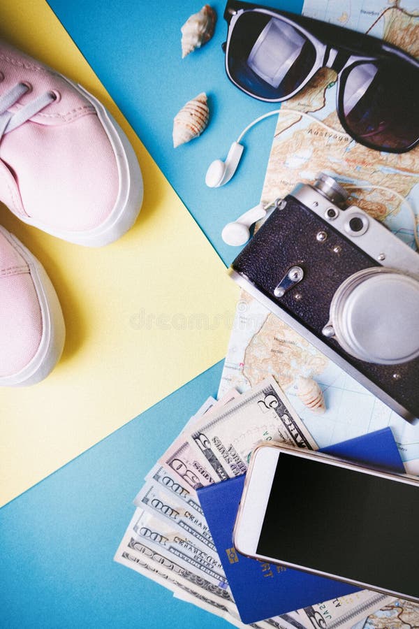 Che cosa da prendere per un viaggio immagini stock libere da diritti Che cosa da prendere per un viaggio immagini stock libere da diritti