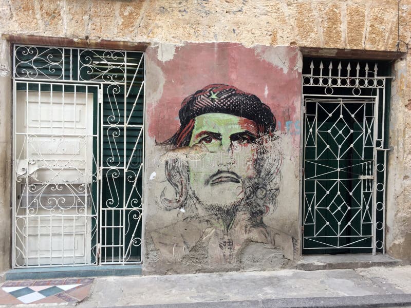Che Guevara na Starej Hawańskiej ulicy ścianie zdjęcia stock Che Guevara na Starej Hawańskiej ulicy ścianie zdjęcia stock