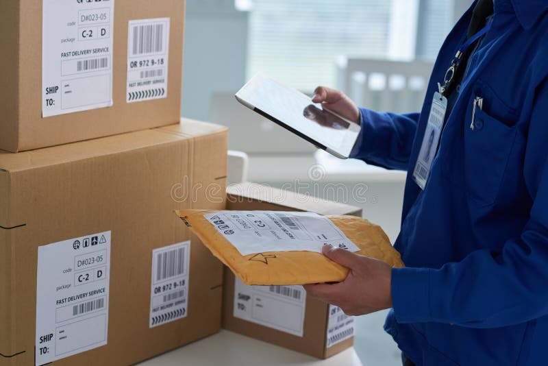 Checkig-Versandinformationen lizenzfreies stockfoto Checkig-Versandinformationen lizenzfreies stockfoto