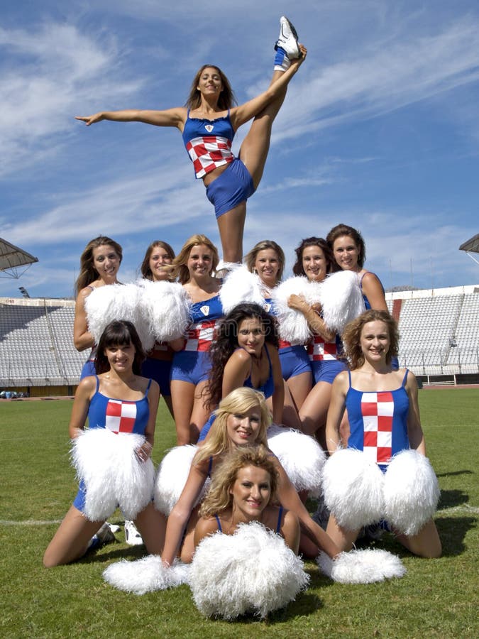 Cheerleaders on the Football Playground Editorial Stock Photo - Image of  competition, fitness: 129080908