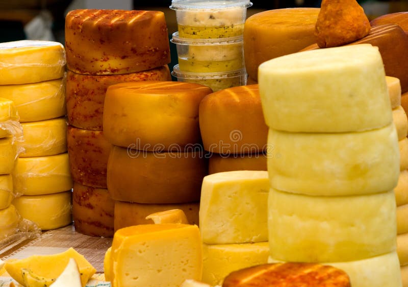 Chimeneas de queso sobre el El mercado en Croacia.