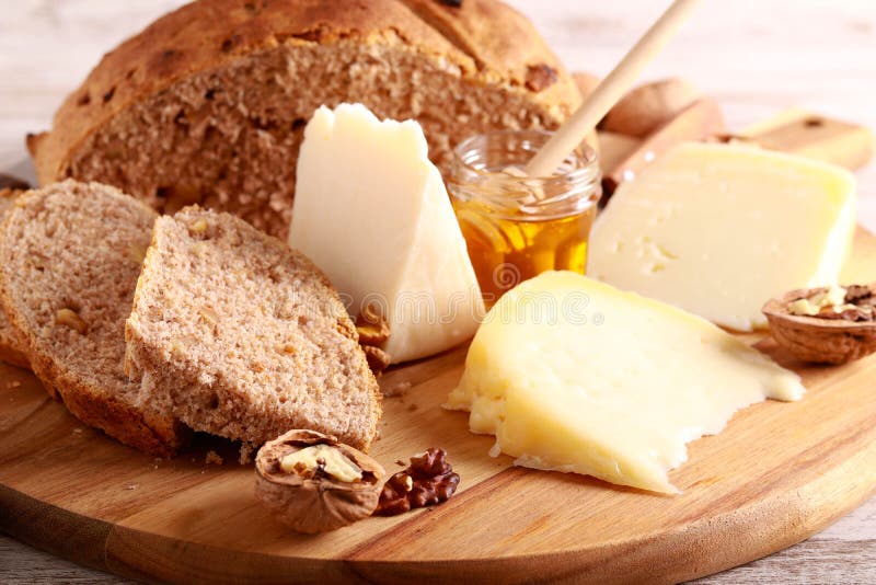 132 Walnut Charcuterie Board Stock Photos Free & RoyaltyFree Stock