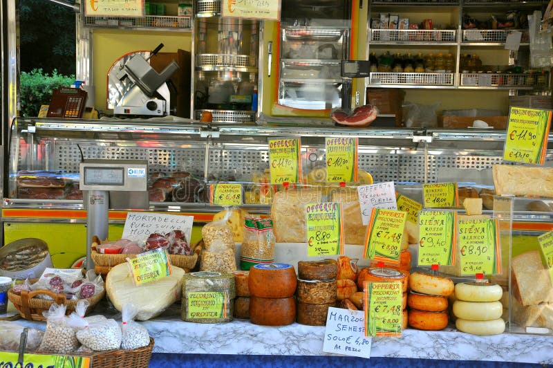 Cheese market in Italy editorial photography. Image of cutting 17603312