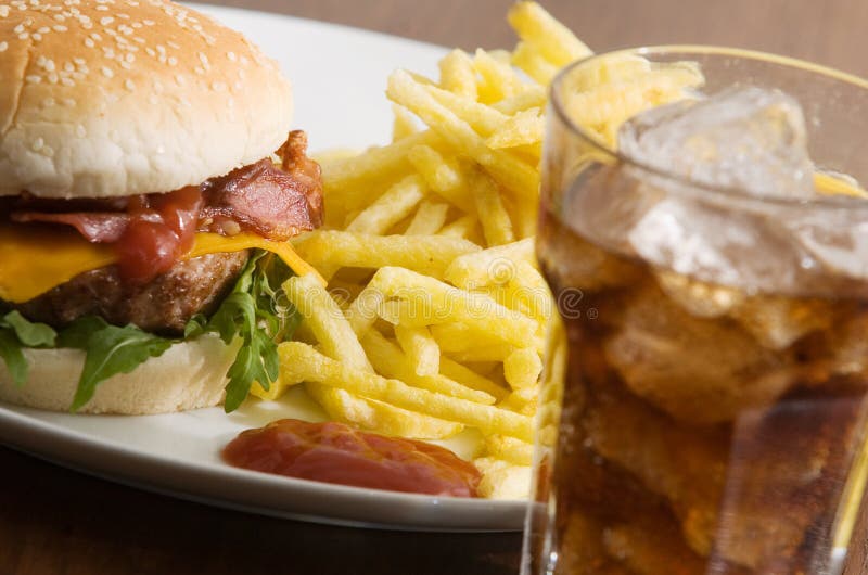 Cheeseburger mit Fischrogen lizenzfreie stockfotografie Cheeseburger mit Fischrogen lizenzfreie stockfotografie