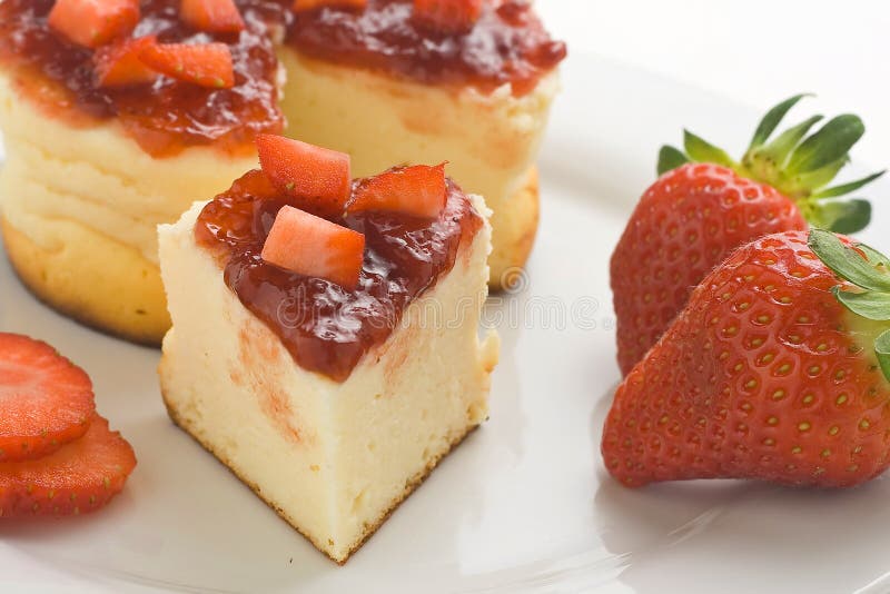 Cheesecake with fresh strawberries