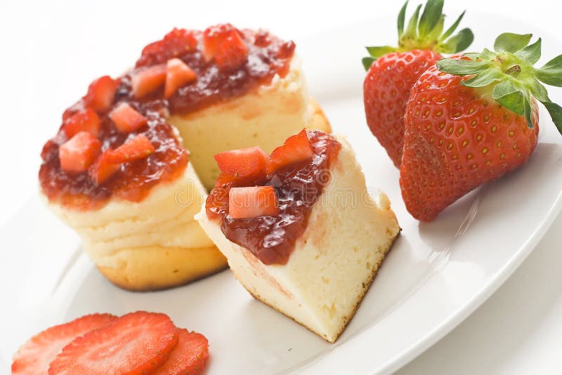 Cheesecake with fresh strawberries