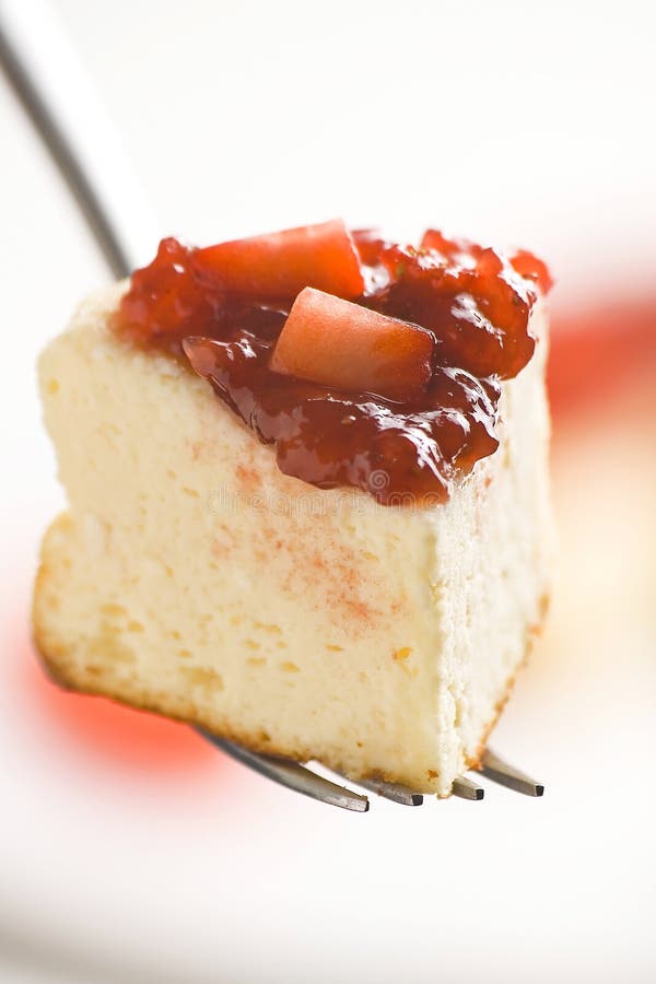 Cheesecake with fresh strawberries