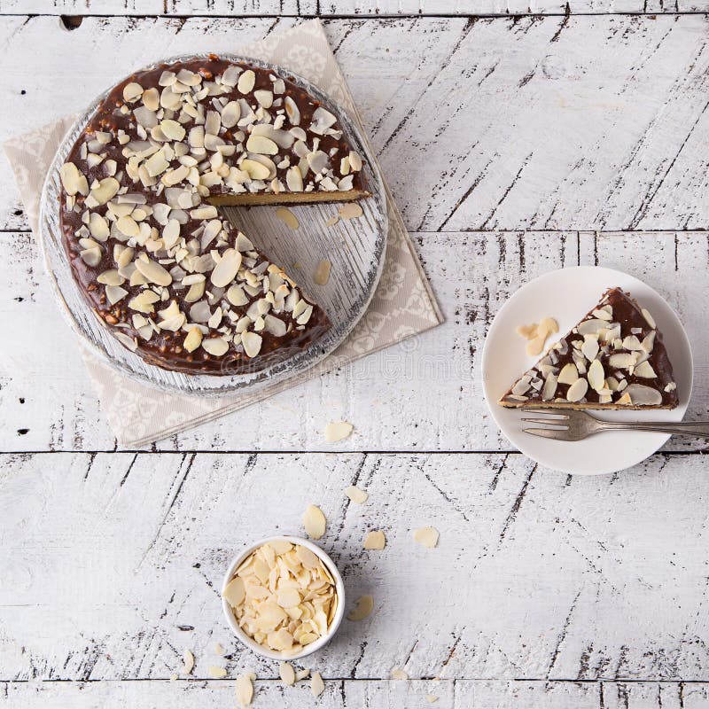 Cheesecake with Nuts and Caramel. Cheesecake Snickers. Caramel Cake ...