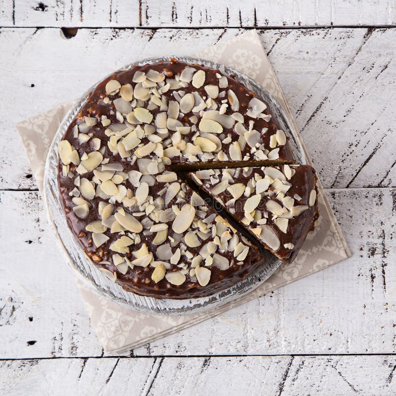 Cheesecake with Nuts and Caramel. Cheesecake Snickers. Caramel Cake