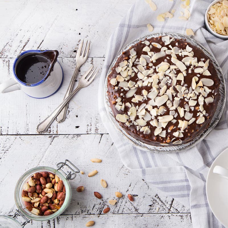 Cheesecake with Nuts and Caramel. Cheesecake Snickers. Caramel Cake