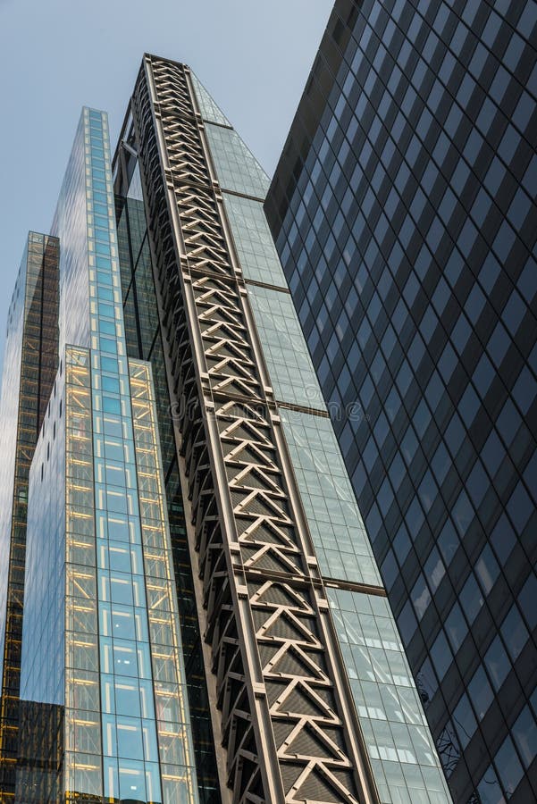 Cheesegrater skyscraper in London