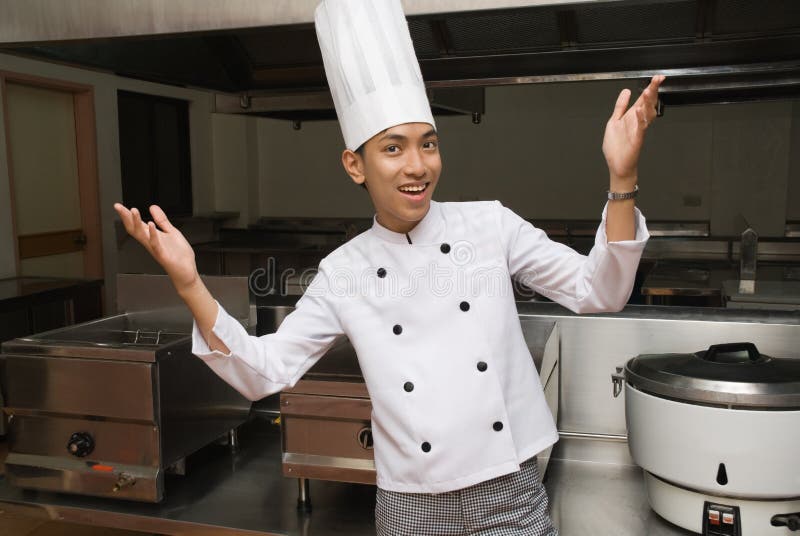 Chef Chinois Dans La Cuisine De Restaurant Photo stock Image du