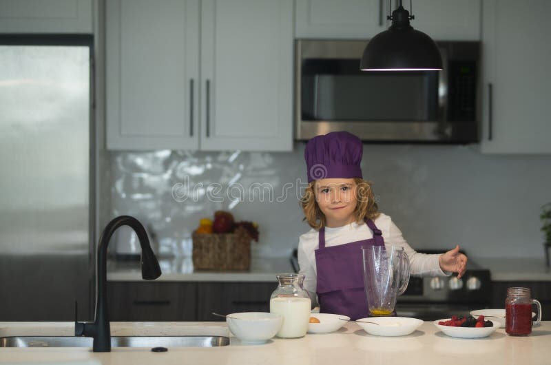 Homme De Cuisine Sexy En Tablier. Chef Musclé Avec Bol. Régime Sportif.  Photo stock - Image du musculaire, gourmet: 214152386