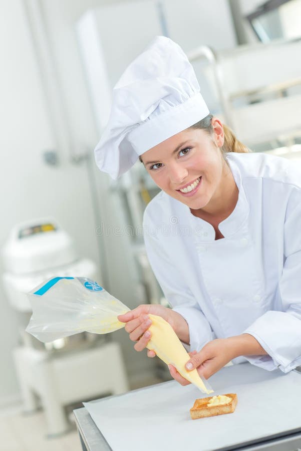 Chef employant le sac sifflant image libre de droits Chef employant le sac sifflant image libre de droits