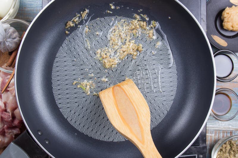 Chef Stir Fry Seasoning in Pan Stock Image - Image of garlic, holds