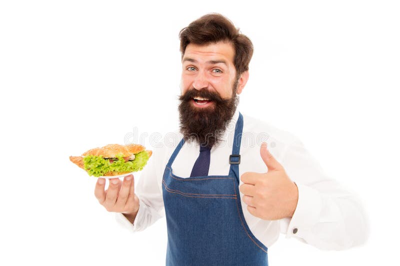 Chef stolz auf Hörnchenmahlzeit Kellner-Abnutzungsschutzblech des Mannes tragen bärtiges Platte mit Teller K?stliches H?rnchen Ca stockfotos Chef stolz auf Hörnchenmahlzeit Kellner-Abnutzungsschutzblech des Mannes tragen bärtiges Platte mit Teller K?stliches H?rnchen Ca stockfotos