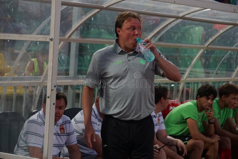 Cheftrainer von FC Ufa Igor Kolyvanov stockbild Cheftrainer von FC Ufa Igor Kolyvanov stockbild