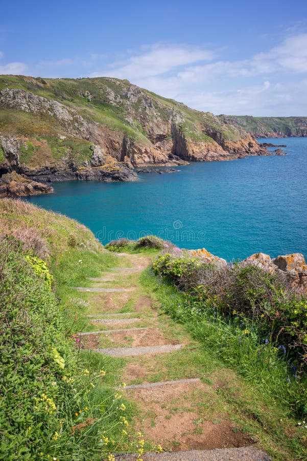 Chemin sur la falaise de Th de la côte sud Guernesey image libre de droits