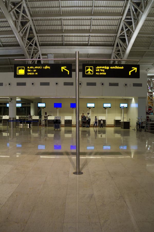 CHENNAI, TAMIL NADU, INDIA - APR. 28: Guidepost. APR. 28, 2014 in Chennai, Tamil Nadu, India royalty free stock photography CHENNAI, TAMIL NADU, INDIA - APR. 28: Guidepost. APR. 28, 2014 in Chennai, Tamil Nadu, India royalty free stock photography