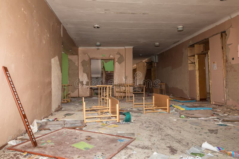 CHERNIHIV, UKRAINE - Jul. 27, 2022: War in Ukraine. Destroyed school in Chernihiv as a result of the attack of the Russian invaders. Chernihiv school stock images, royalty-free photos and pictures