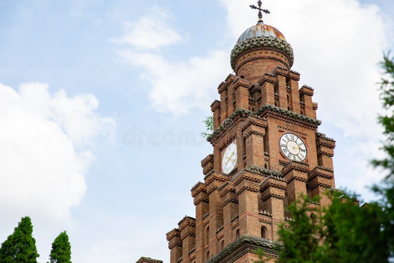 CHERNIVTSI UKRAINA, Maj, - 25, 2018: Siedziba Bukovinian i Dalmatyńscy metropolita część Chernivtsi uniwersytet, teraz Yuriy zdjęcia stock CHERNIVTSI UKRAINA, Maj, - 25, 2018: Siedziba Bukovinian i Dalmatyńscy metropolita część Chernivtsi uniwersytet, teraz Yuriy zdjęcia stock