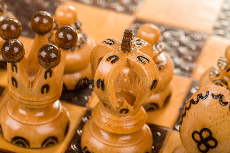 Chess board focus to white king and queen