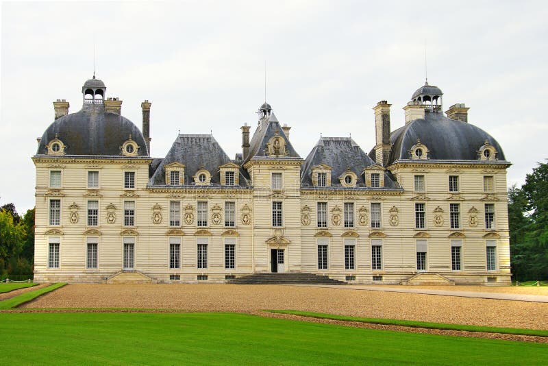 Ansicht über ChevernySchloss Redaktionelles Bild Bild von tourismus