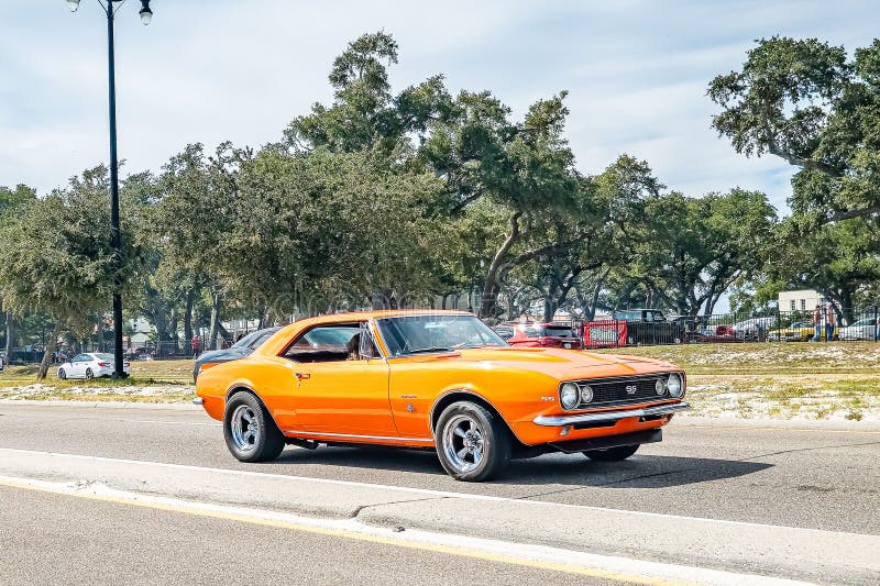 1967 chevrolet camaro ss 350 hardtop стоковые изображения