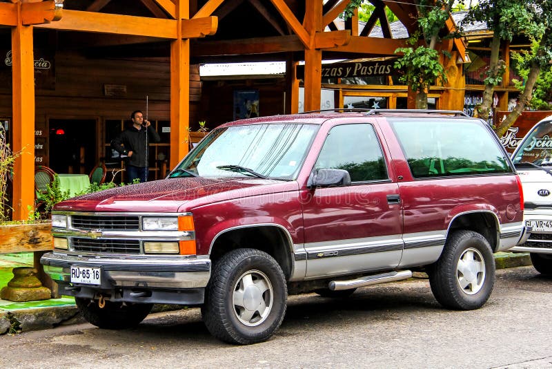 Wyświetlacz Chevrolet Tahoe Suv. Chevy Jest Podziałem